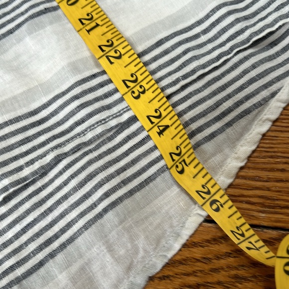 St. Tropez West 100% linen white and gray striped top. Front pocket, Size Large - Picture 10 of 10